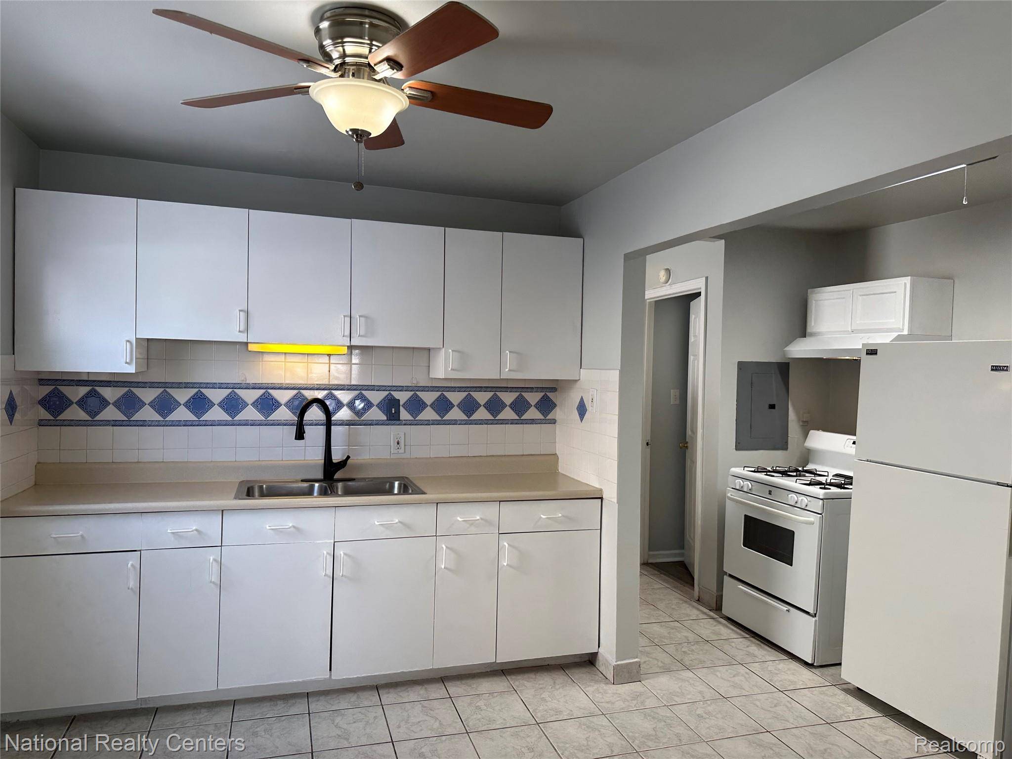 Farmington Hills, MI 48336,22760 Purdue AVE