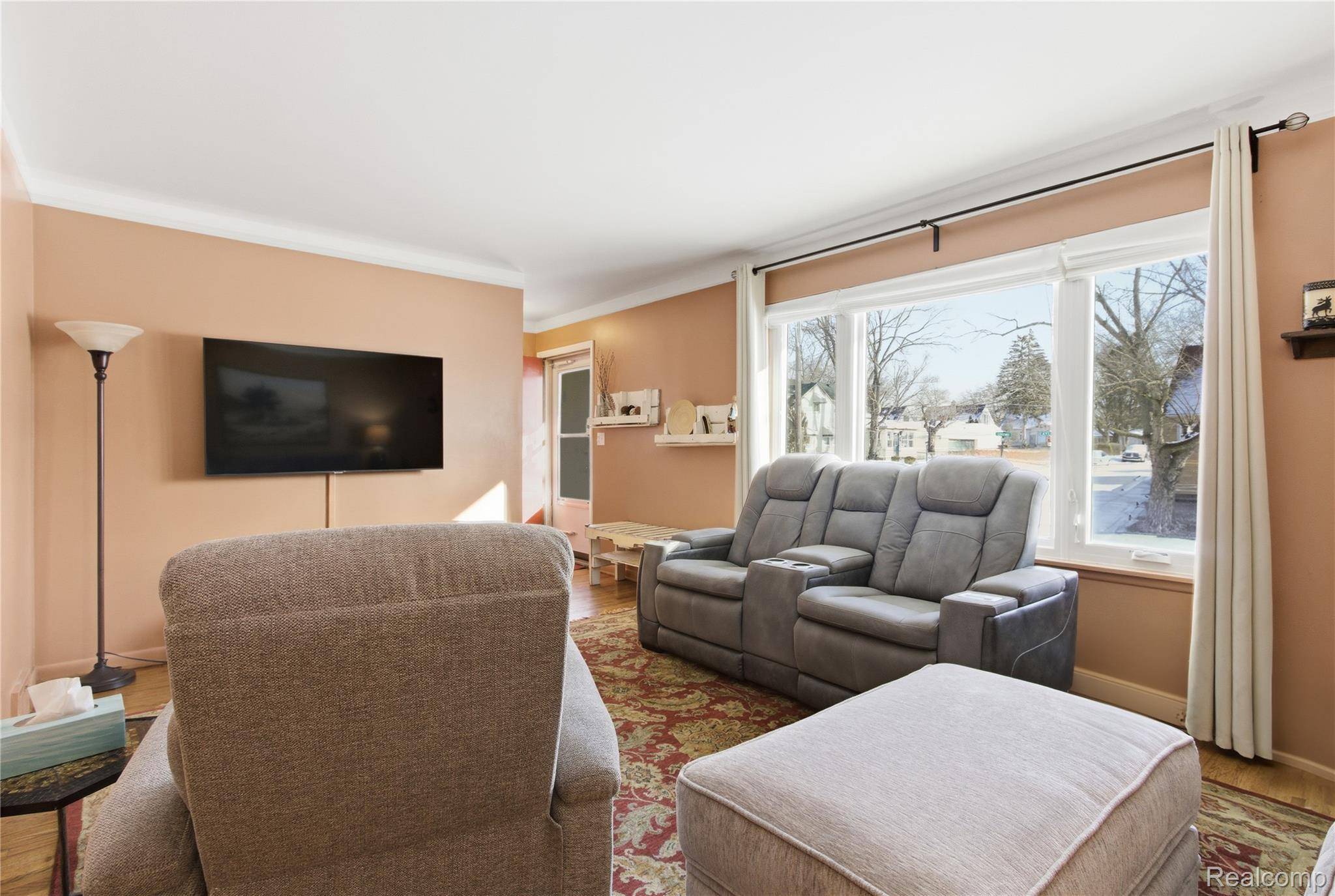 Redford, MI 48240,18527 Gaylord