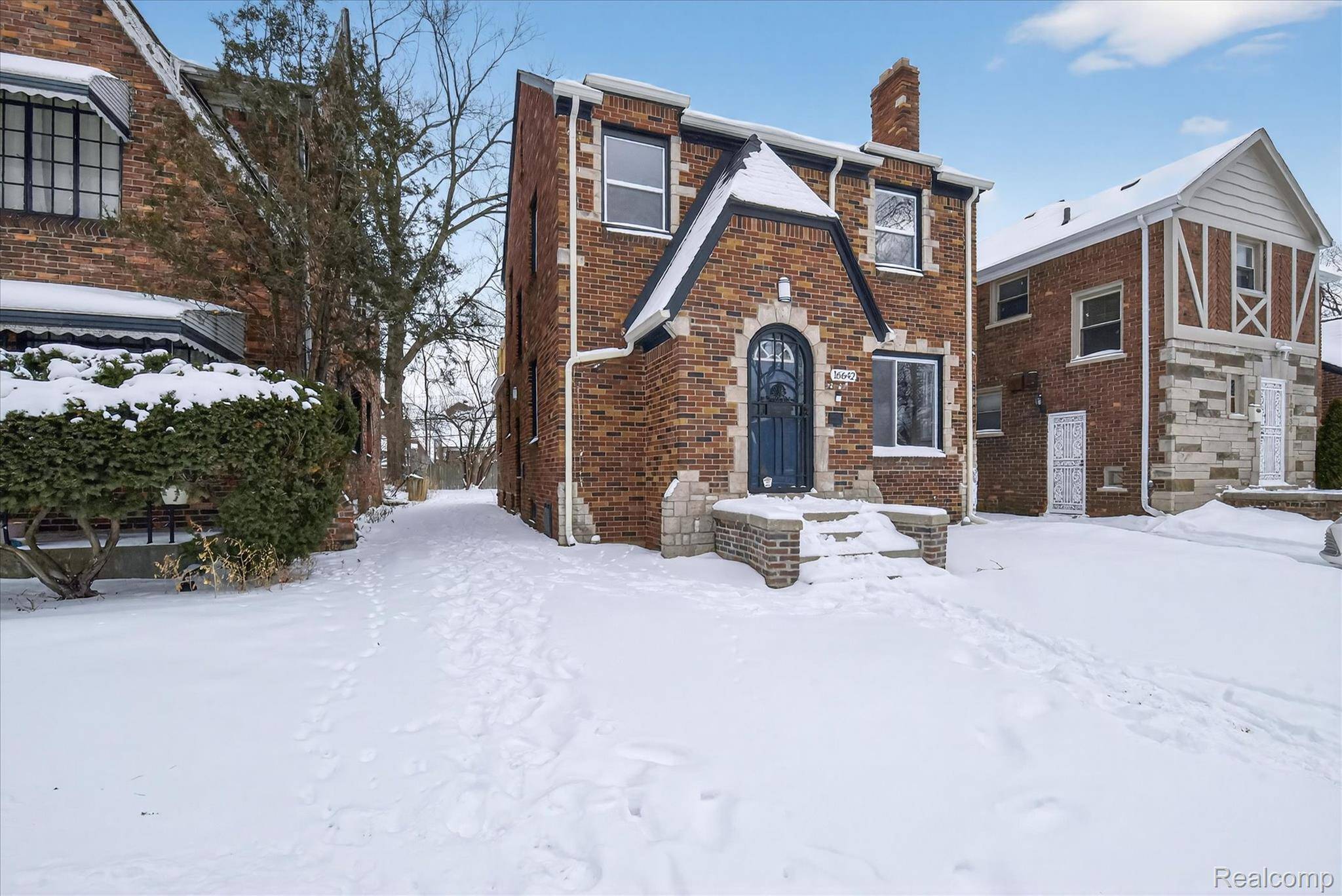 Detroit, MI 48221,16642 Monte Vista ST