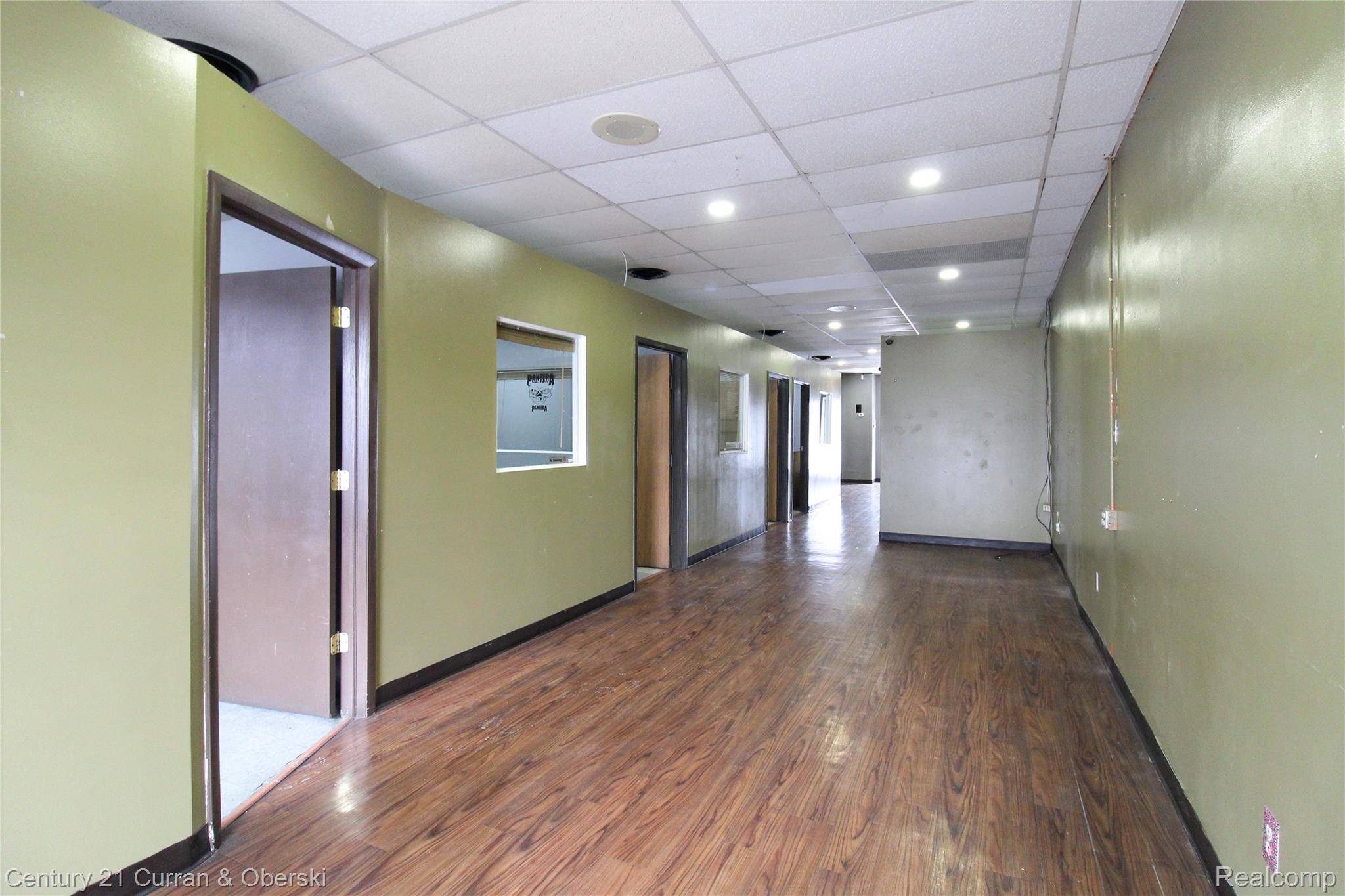 30960 Ford RD, Garden City, MI 48135