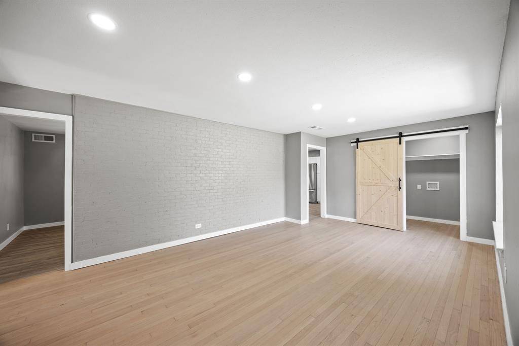 Dallas, TX 75227,2215 Mack Lane