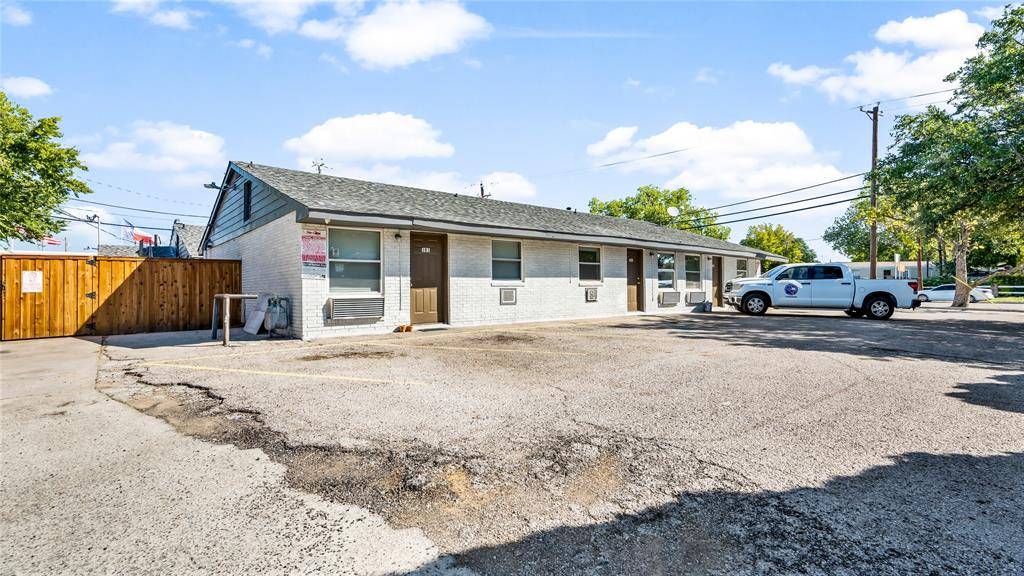 Irving, TX 75061,2001 Carl Road