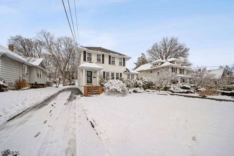 Hawthorne Boro, NJ 07506,367 Van Winkle Avenue