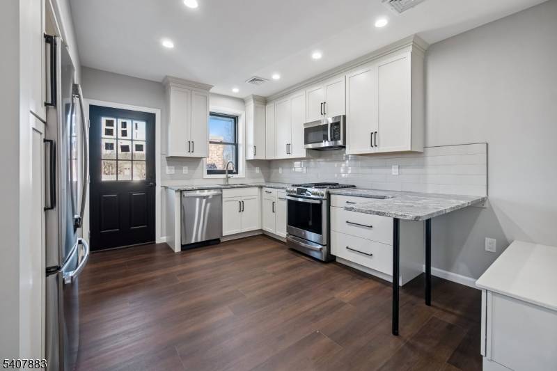 Springfield Twp., NJ 07081,266 Morris Avenue #2