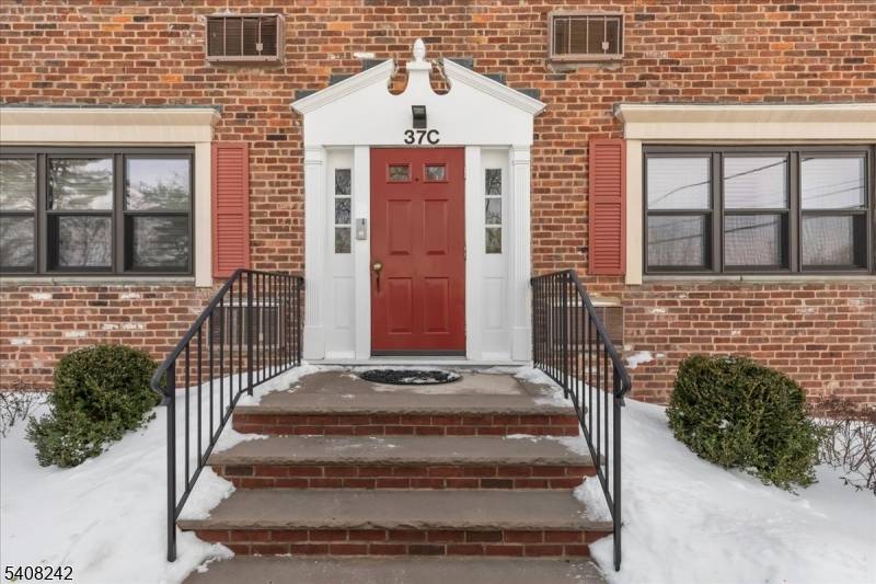 Westfield Town, NJ 07090,37C Sandra Circle #C3