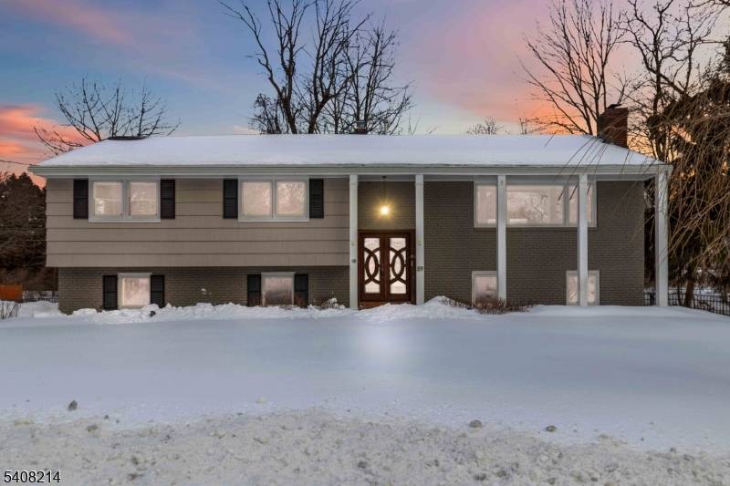 Morris Plains Boro, NJ 07950,59 Sun Valley Way