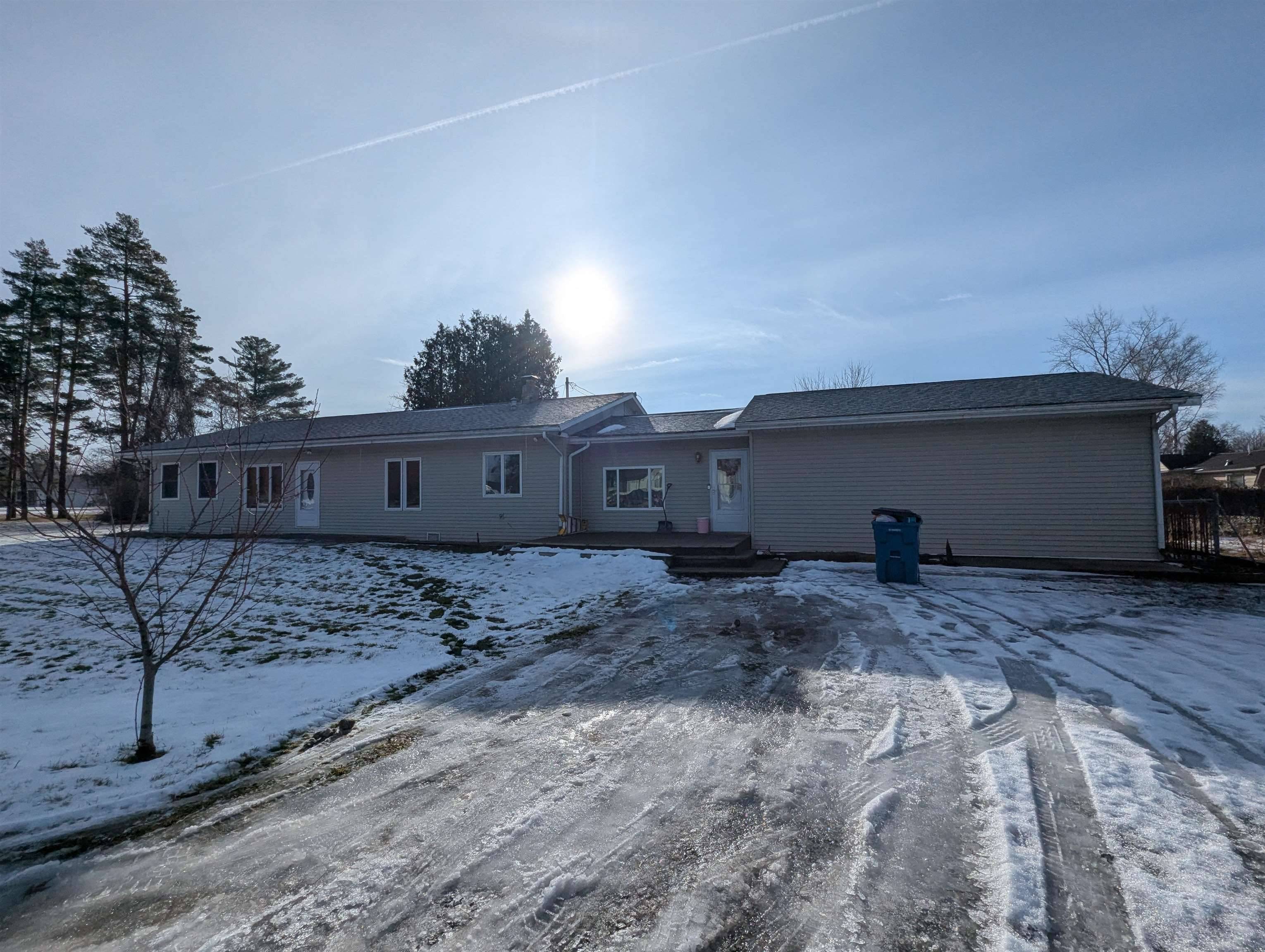 Au Gres, MI 48703,534 S Main ST