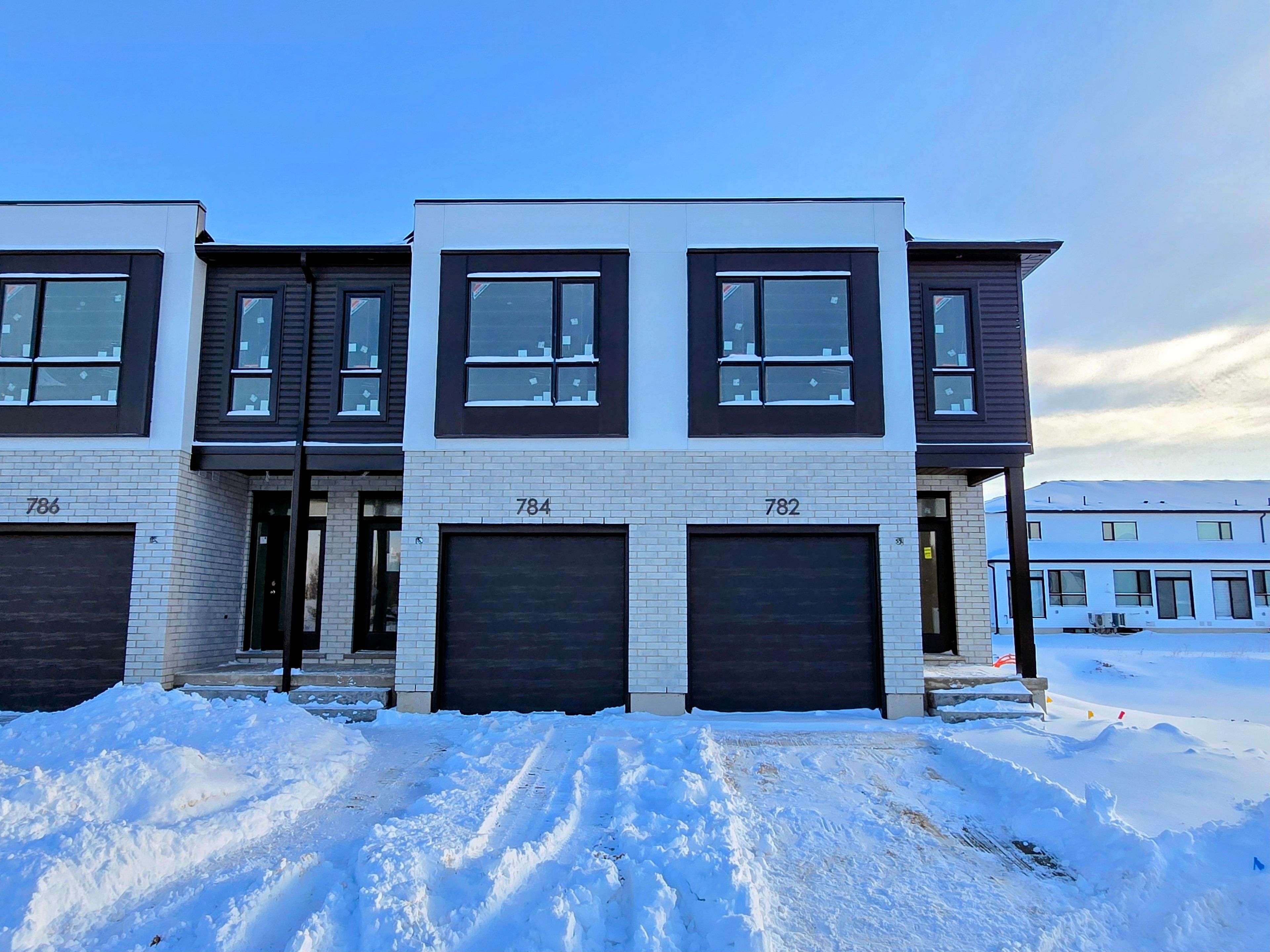 London North, ON N6G 0A6,784 Banyan LN