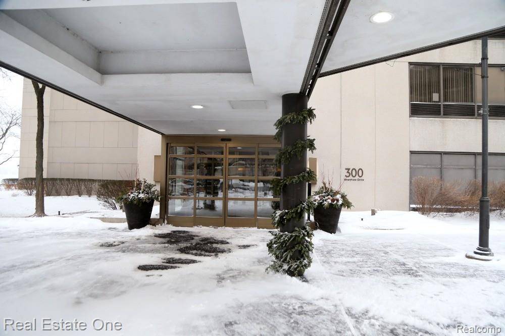 Detroit, MI 48226,1001 W Jefferson AVE #300/16F