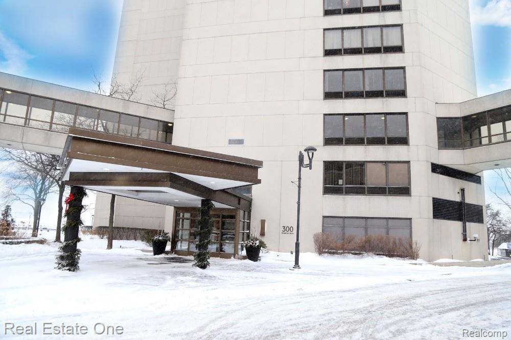 Detroit, MI 48226,1001 W Jefferson AVE #300/16F