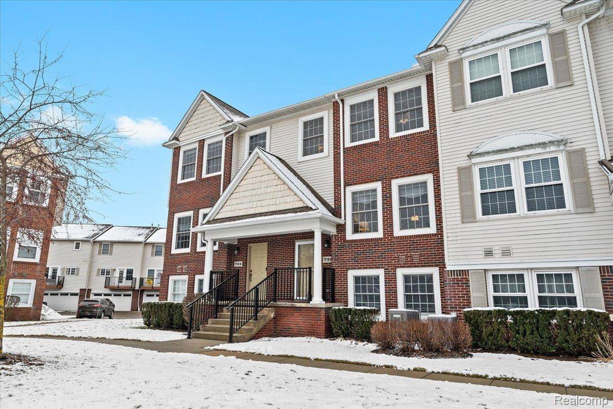 Fenton, MI 48430,732 Eagle DR