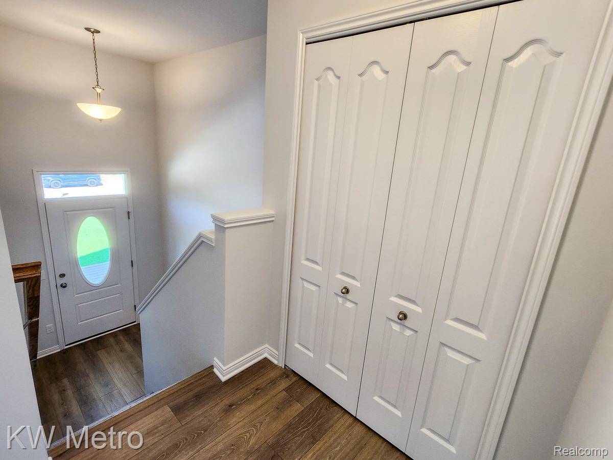 Fenton, MI 48430,320 Whispering Pines DR #21