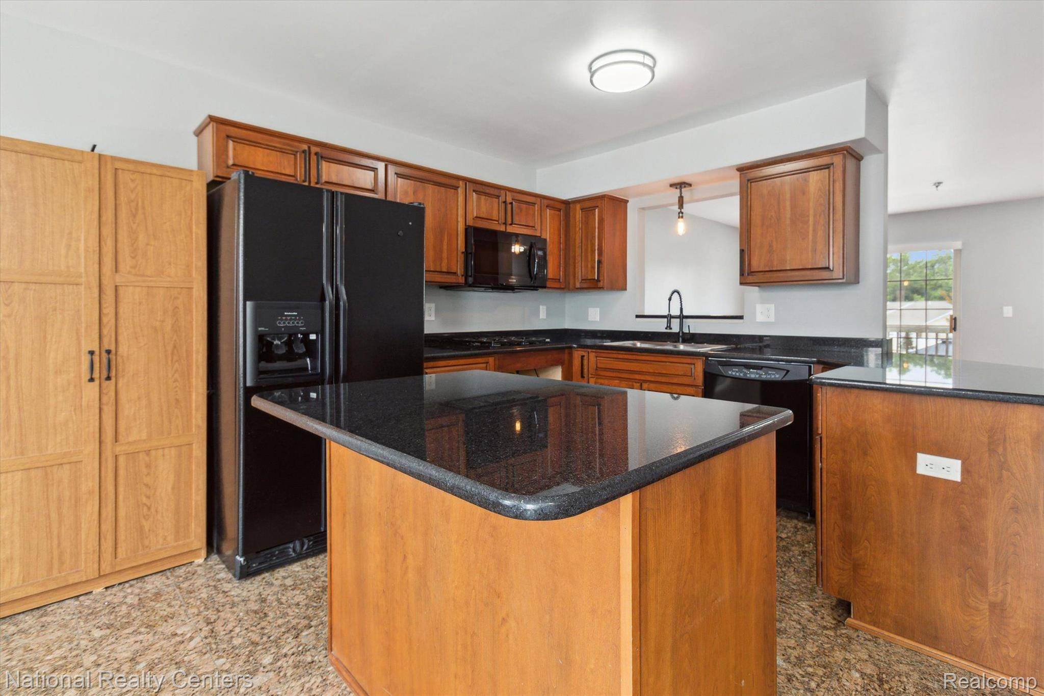 Shelby Twp, MI 48315,14151 LAKESIDE BLVD N #46