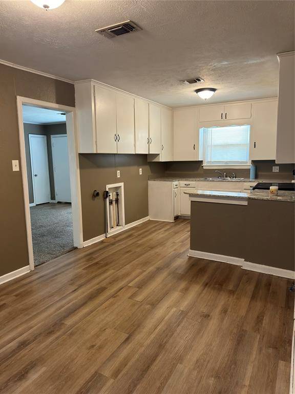 Paris, TX 75460,3103 E Houston Street