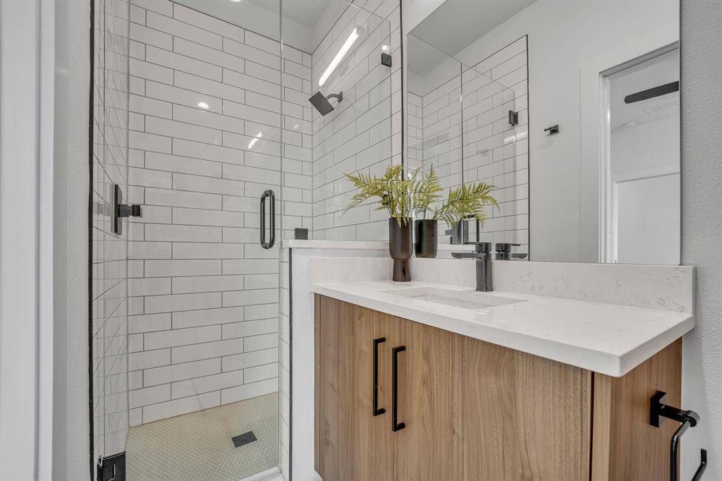 Dallas, TX 75204,1525 Pecos #108