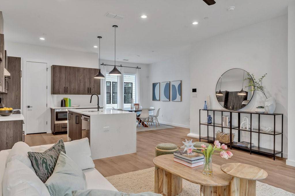 Dallas, TX 75204,1525 Pecos #108