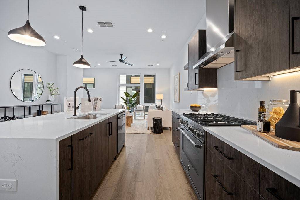 Dallas, TX 75204,1525 Pecos #108