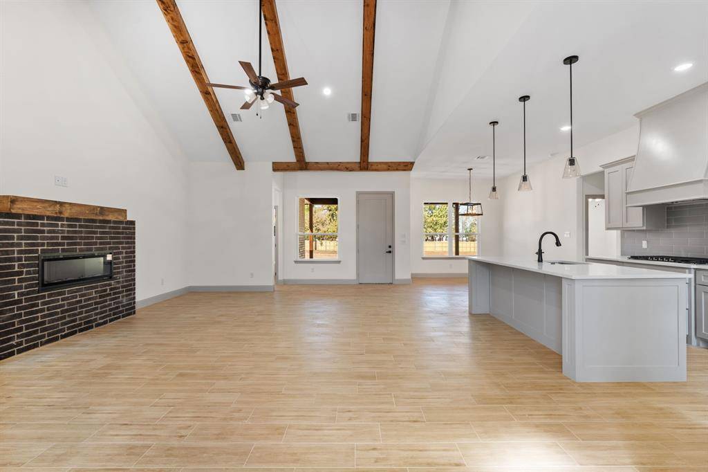 Granbury, TX 76048,1516 PORTS O CALL Court