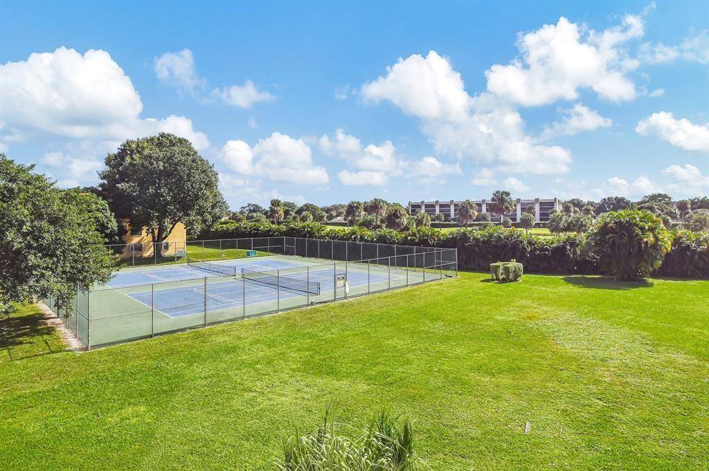 Boca Raton, FL 33428,9300 SW 8th St #422