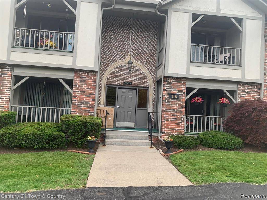 Bloomfield Hills, MI 48304,42160 Woodward Avenue AVE #8