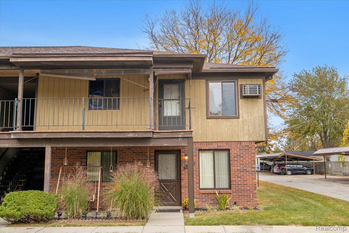 Roseville, MI 48066,30442 Utica RD