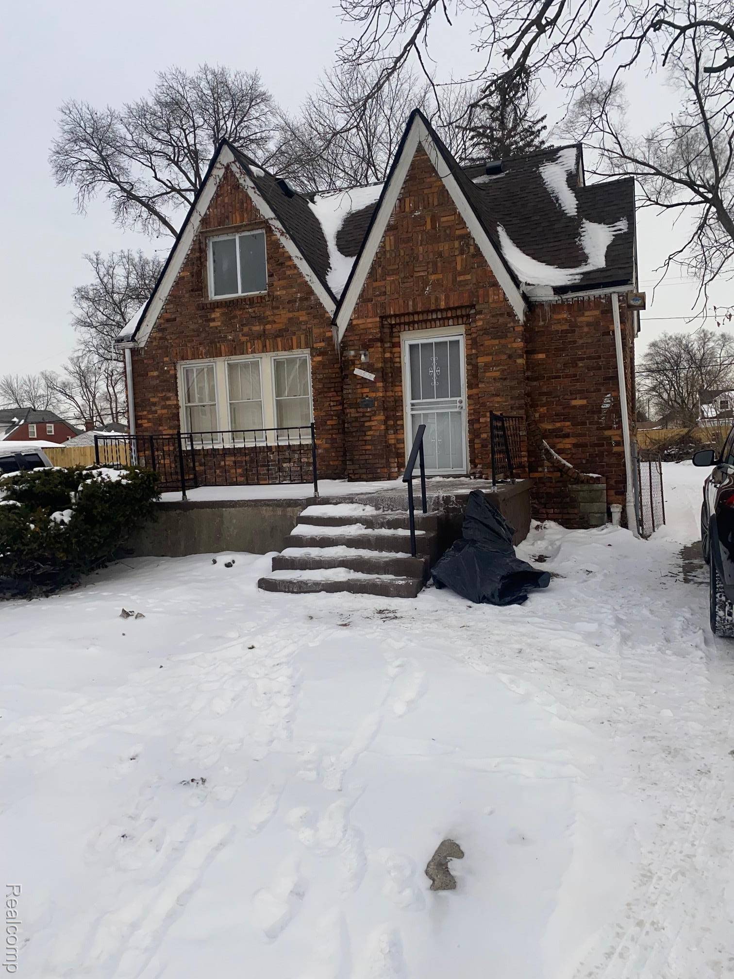 Detroit, MI 48235,16526 Steel ST