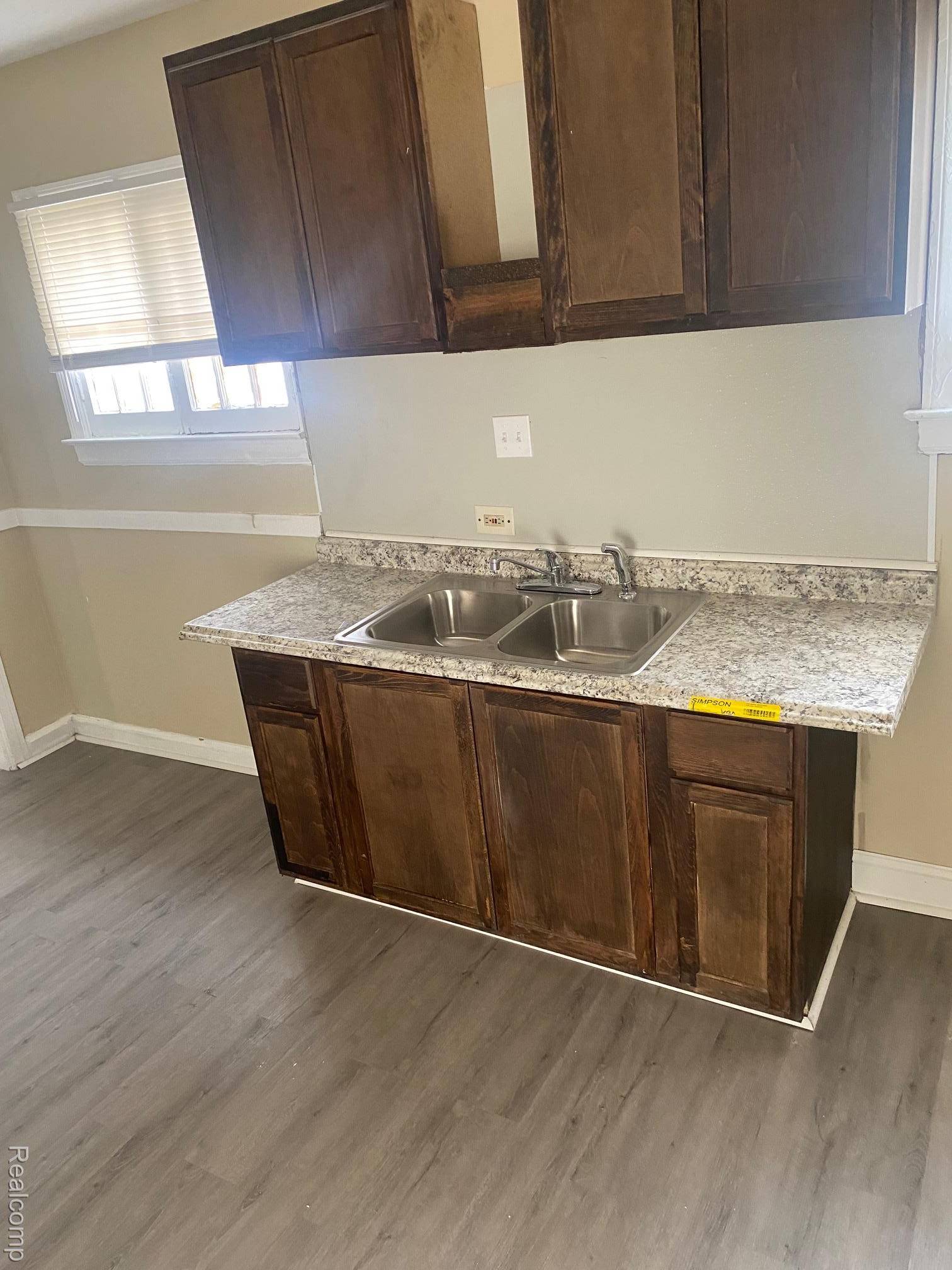 Detroit, MI 48235,16526 Steel ST