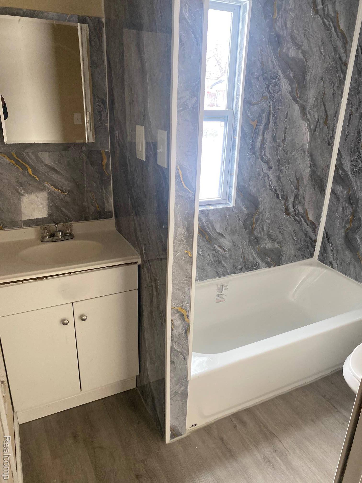 Detroit, MI 48235,16526 Steel ST