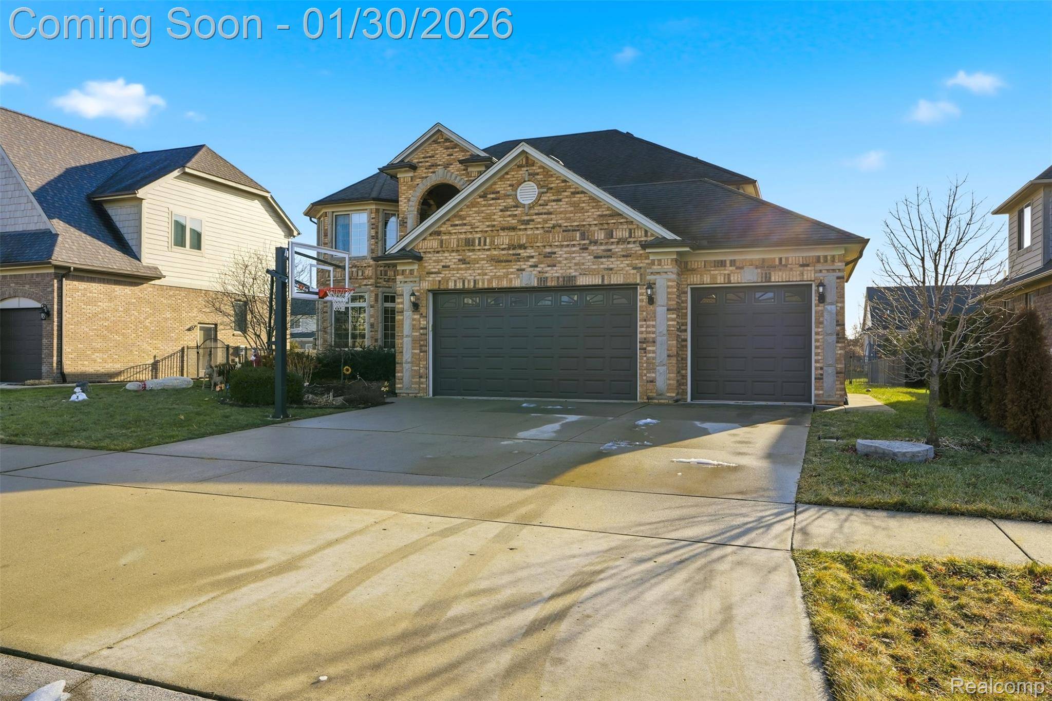 Macomb, MI 48044,19330 Middle Branch DR