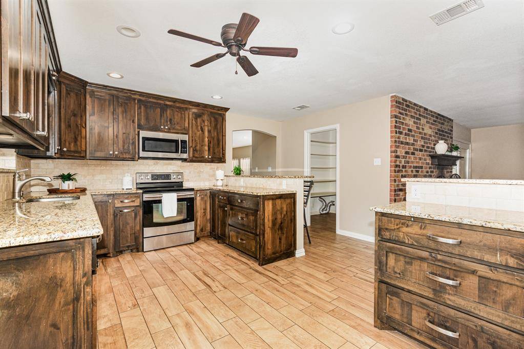 Bedford, TX 76021,2704 Shady Grove Drive