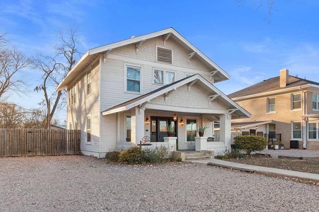 Bonham, TX 75418,915 N Center Street