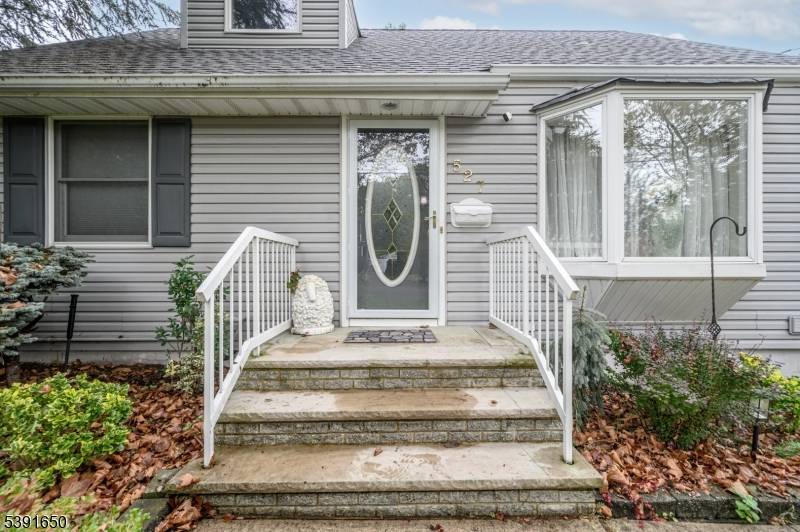 Rahway City, NJ 07065,527 Albermarle Street