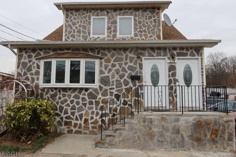 Elmwood Park Boro, NJ 07407,173 E 54Th St