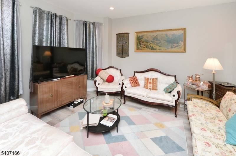 Newark City, NJ 07108,839 S 15Th St