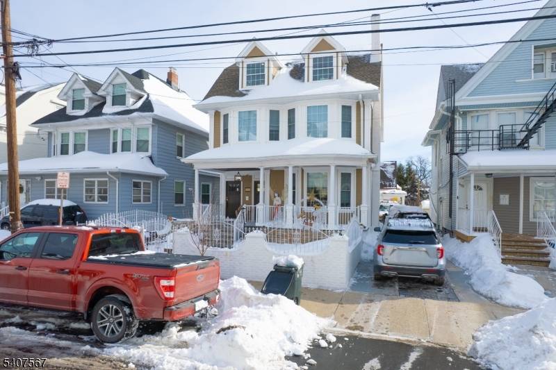 Newark City, NJ 07104,695 Ridge St