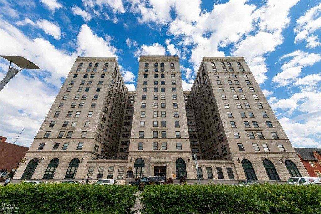 15 E Kirby ST, Detroit, MI 48202