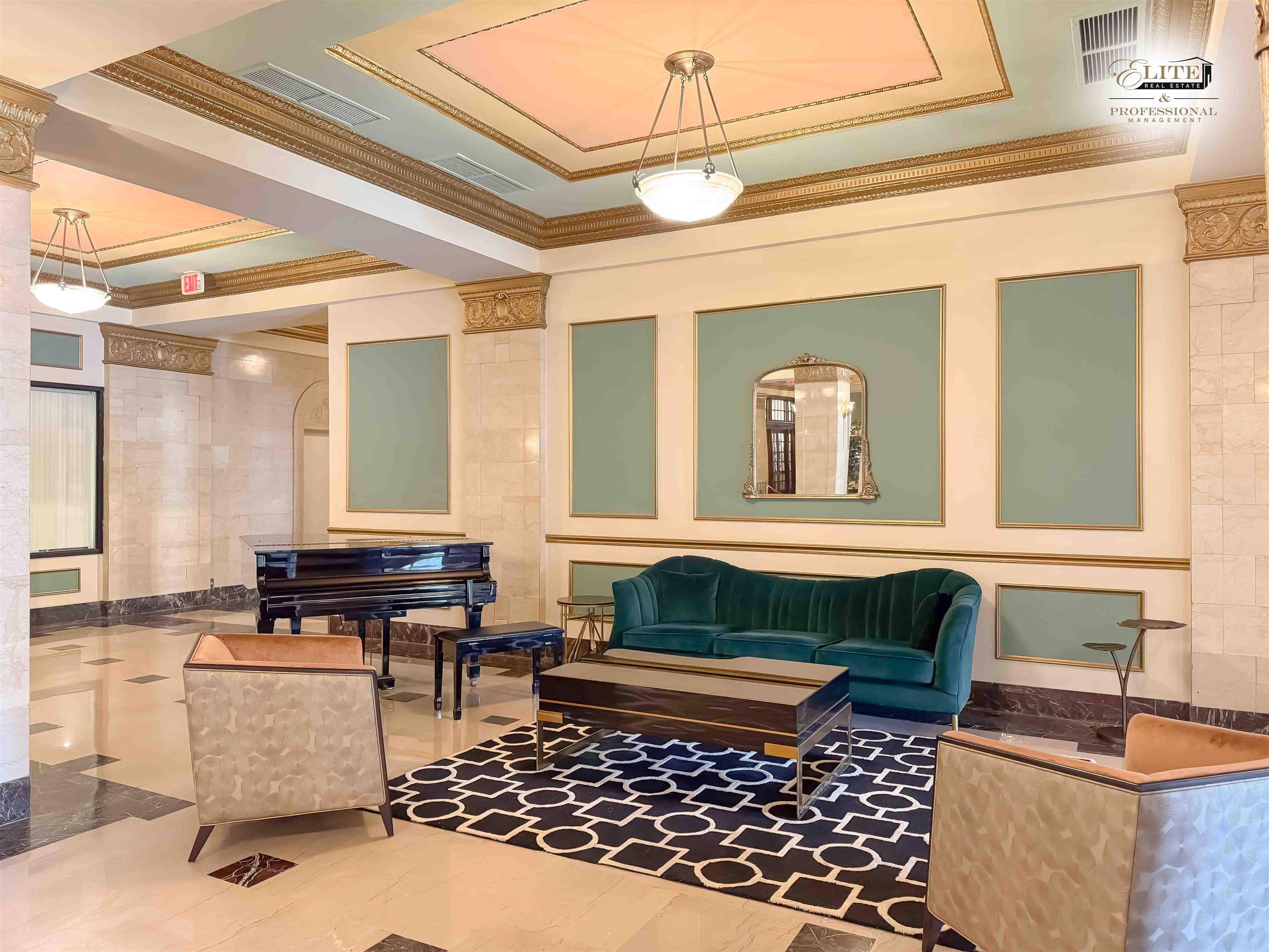 15 E Kirby ST, Detroit, MI 48202