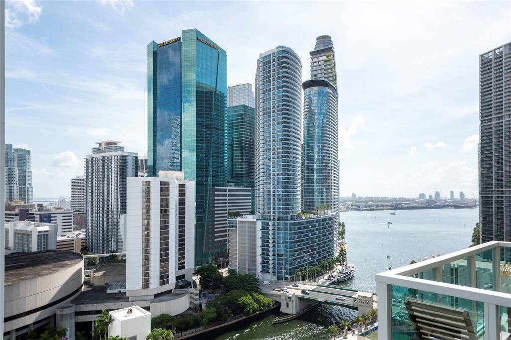 Miami, FL 33131,41 SE 5th St #1315