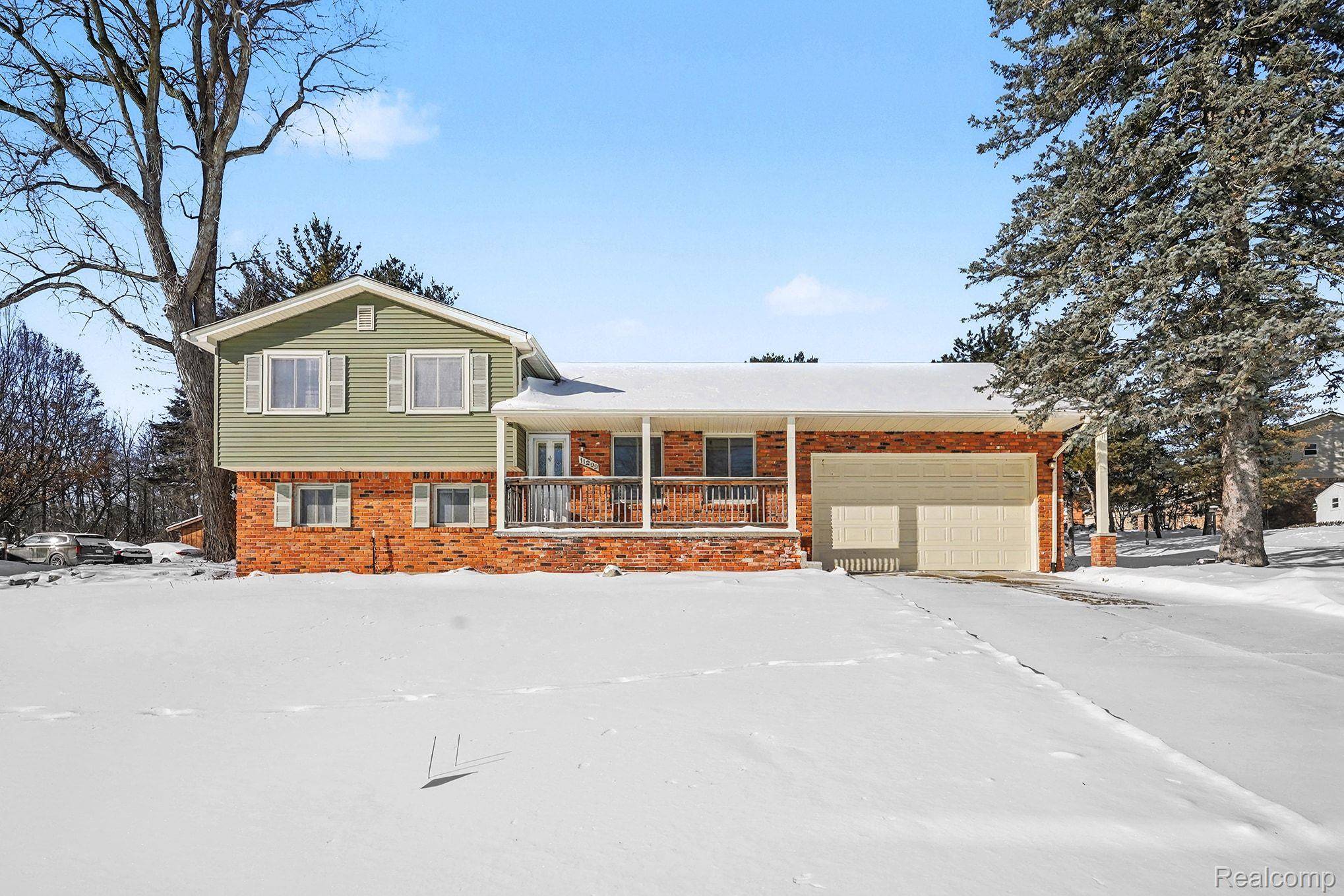 Fenton, MI 48430,11299 Manchester DR