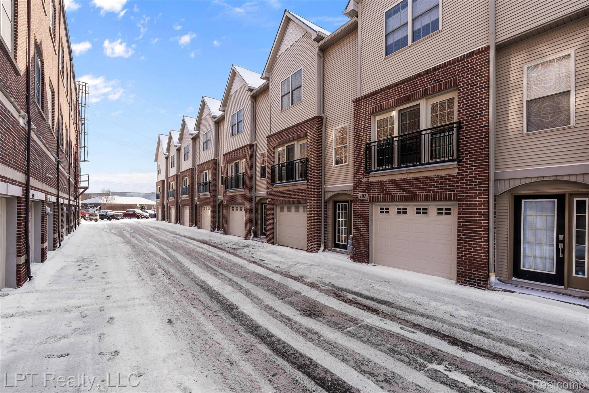 Brighton, MI 48116,109 S 2nd ST