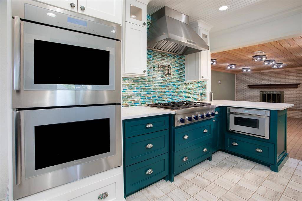 Lindale, TX 75771,502 W Hubbard Street