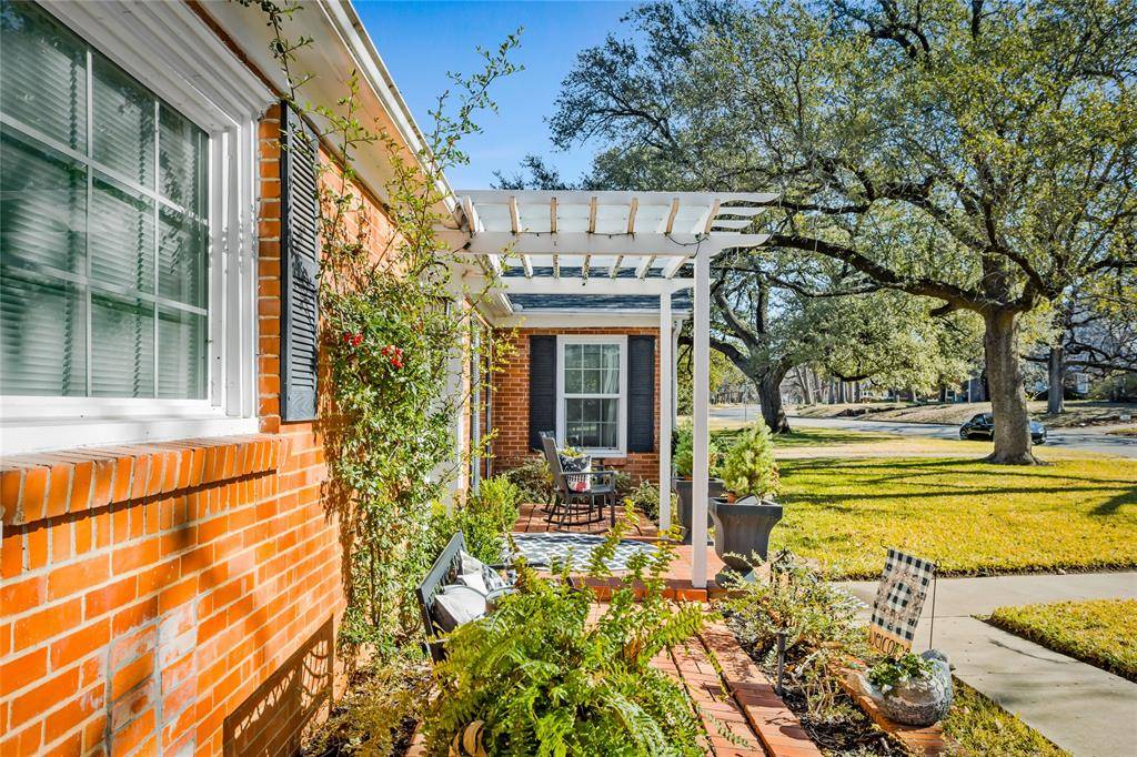 Fort Worth, TX 76111,1415 Bluebonnet Drive