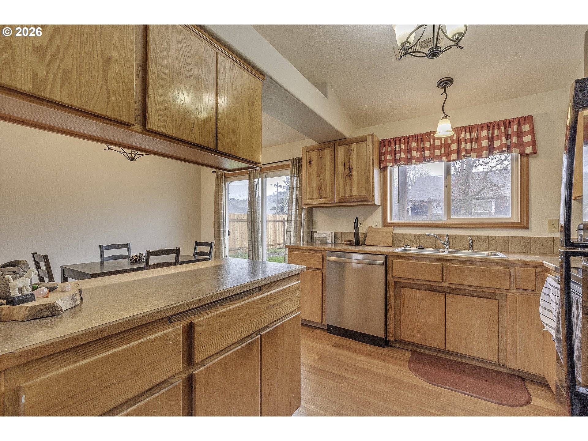 807 NE SHERMAN ST, Sheridan, OR 97378