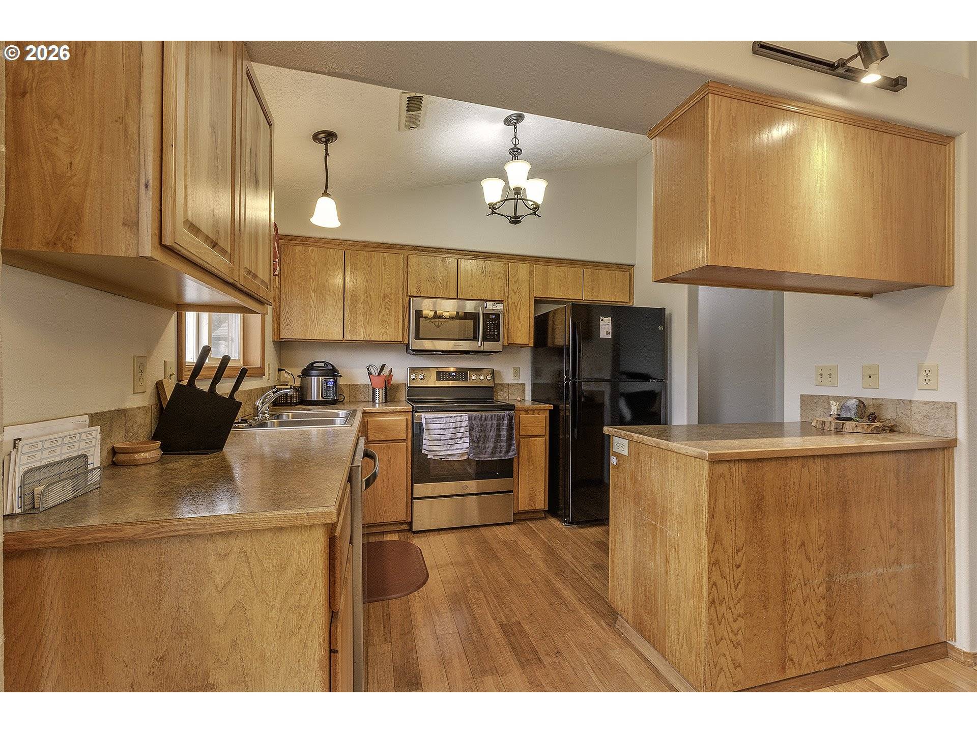 807 NE SHERMAN ST, Sheridan, OR 97378