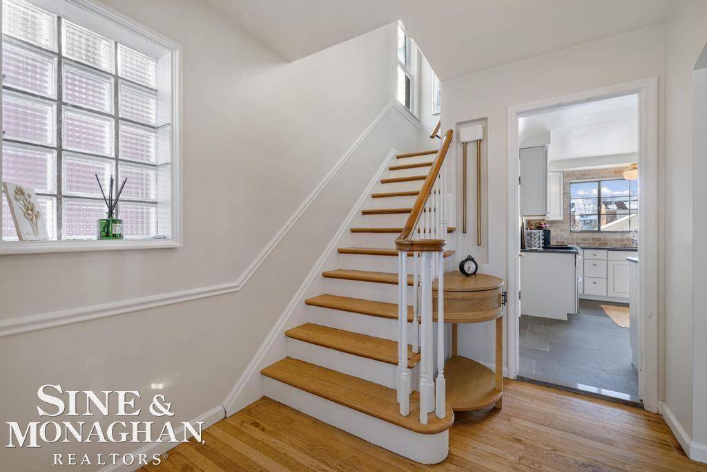 Grosse Pointe Woods, MI 48236,1971 Littlestone RD