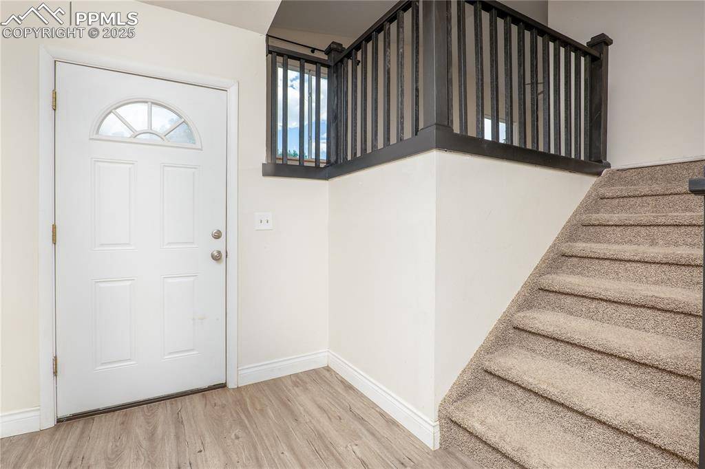 Colorado Springs, CO 80915,2385 Heathercrest DR