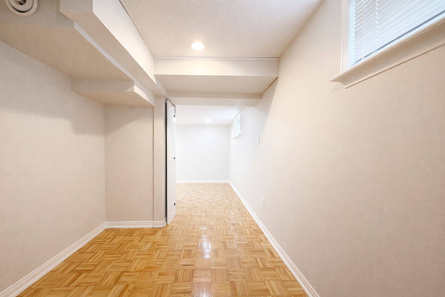 Toronto W10, ON M9W 3Z8,65 Barrhead CRES