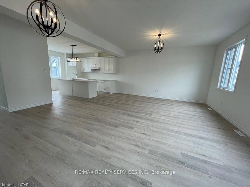 London North, ON N6G 5L8,2545 Meadowlands WAY #28