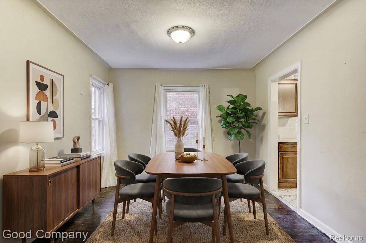 Detroit, MI 48221,18501 Mendota ST