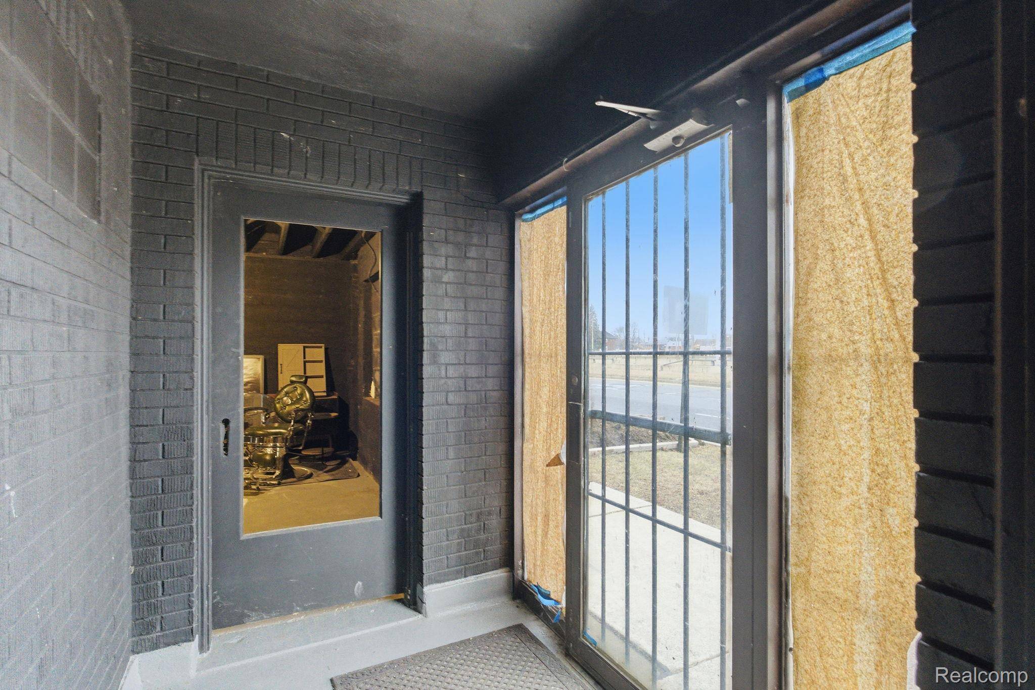 Detroit, MI 48221,16666 James Couzens FWY